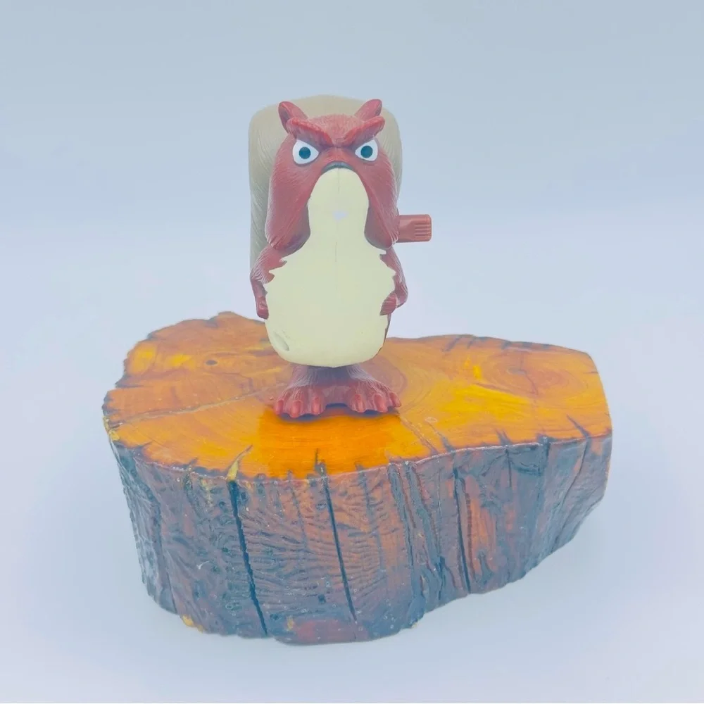Open Season Skipping McSquizzy Squirrel Wind-up Toy Burger King